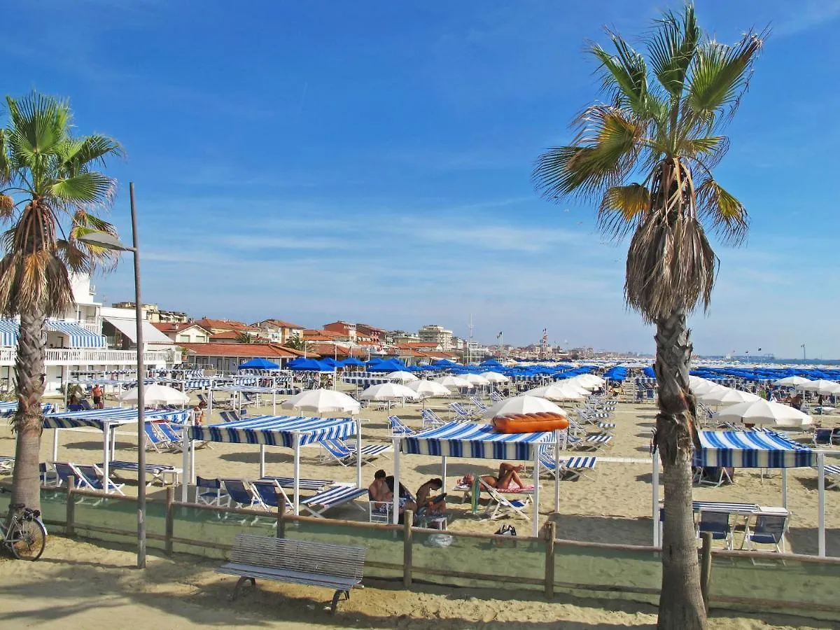 Apartment Dei Fiori By Interhome Lido di Camaiore